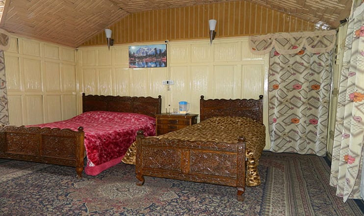 Royal Safina Houseboat, Srinagar 3